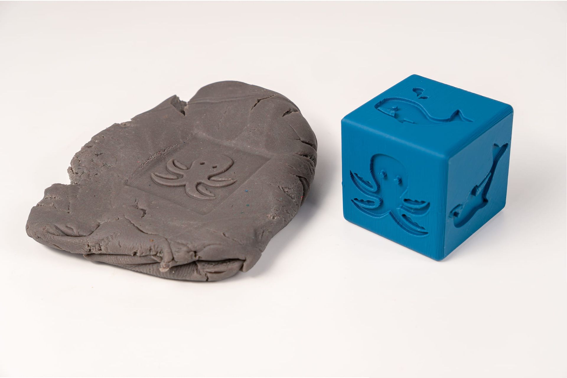 Cube à empreintes d'animaux marins imprimé en 3D pour pâte à modeler, sable ou argile
