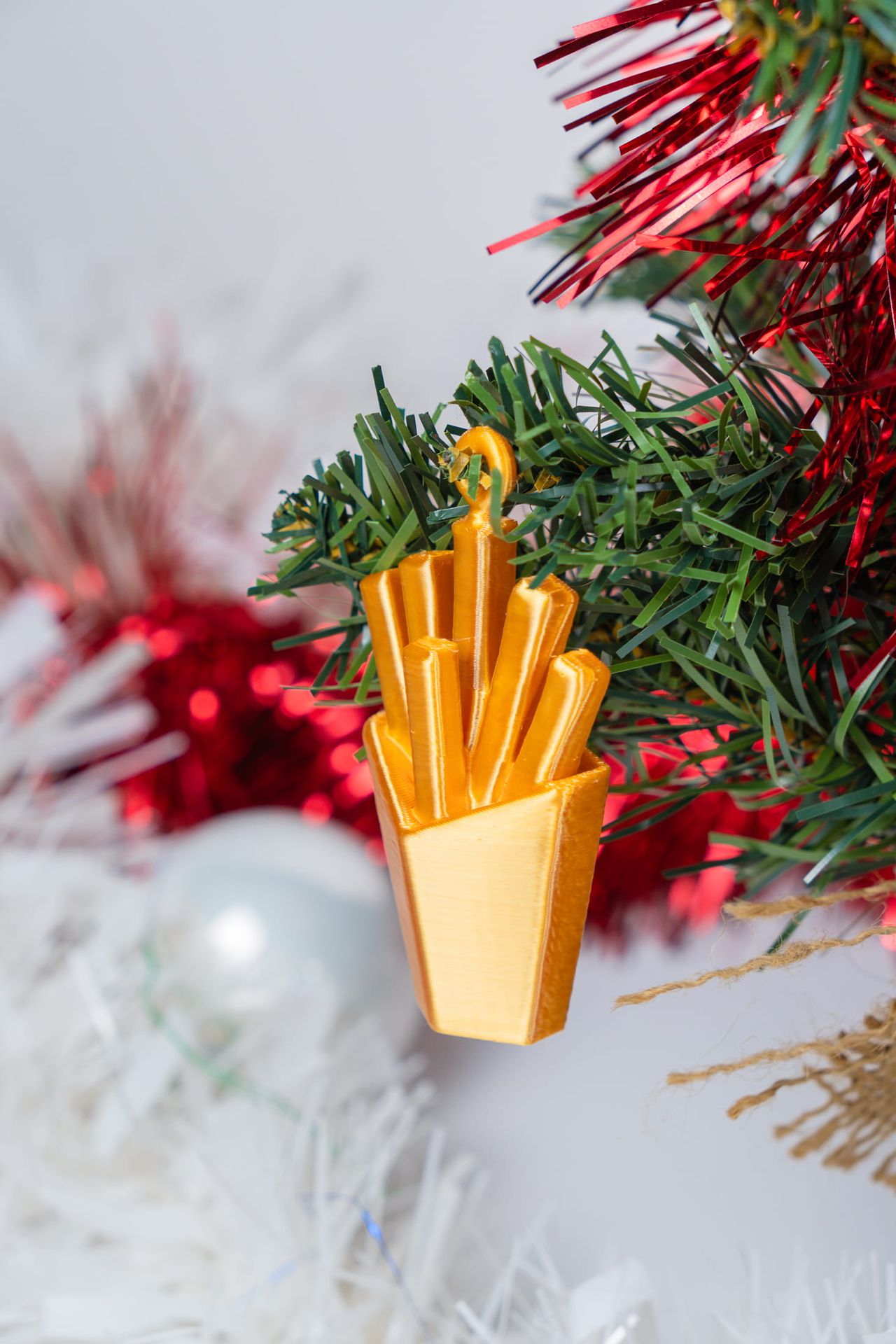 Boules de Noël imprimées en 3D et personnalisées aux couleurs d'une marque