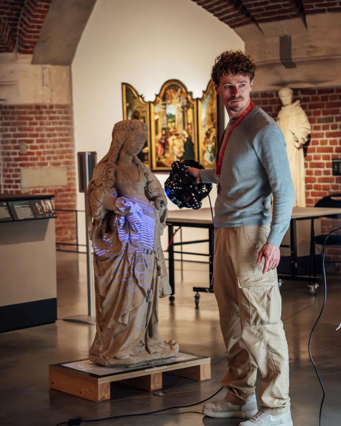 Numérisation 3D par scanner laser des sculptures en calcaire Les Belles du Nord