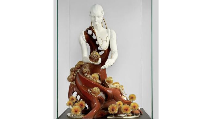 Sculpture finale - mi-homme, mi-organique 
