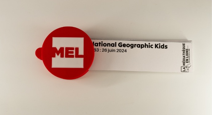 Pince MEL avec marque-page QR code
