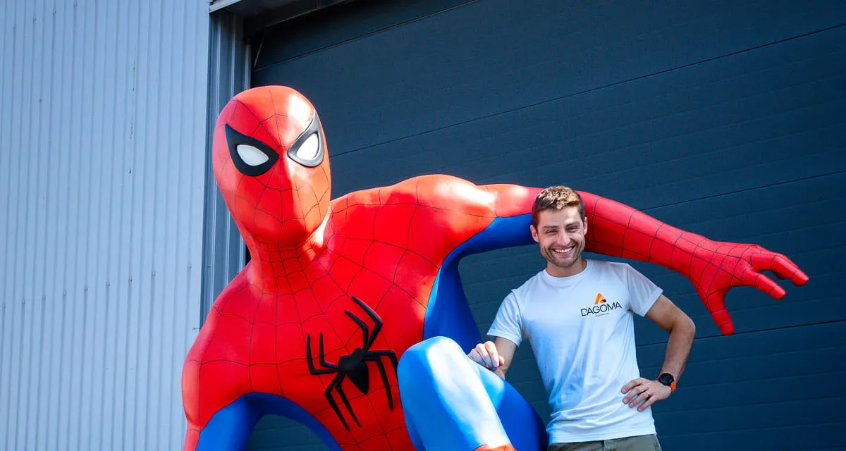 Spider-Man géant imprimé en 3D grand format par DAGOMA