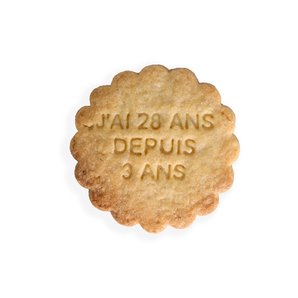 tanyer Faux Biscuit "J'AI 28 ANS DEPUIS 3 ANS"