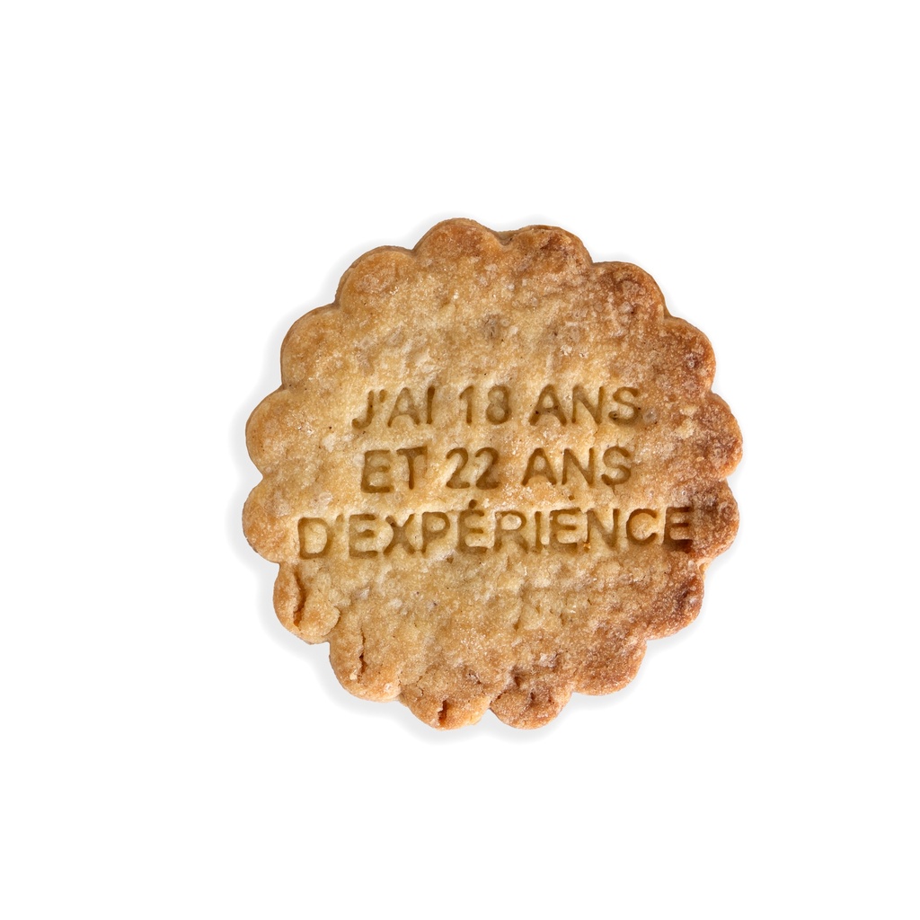 tanyer Faux Biscuit "J'AI 18 ANS ET 22 ANS D'EXPÉRIENCE"