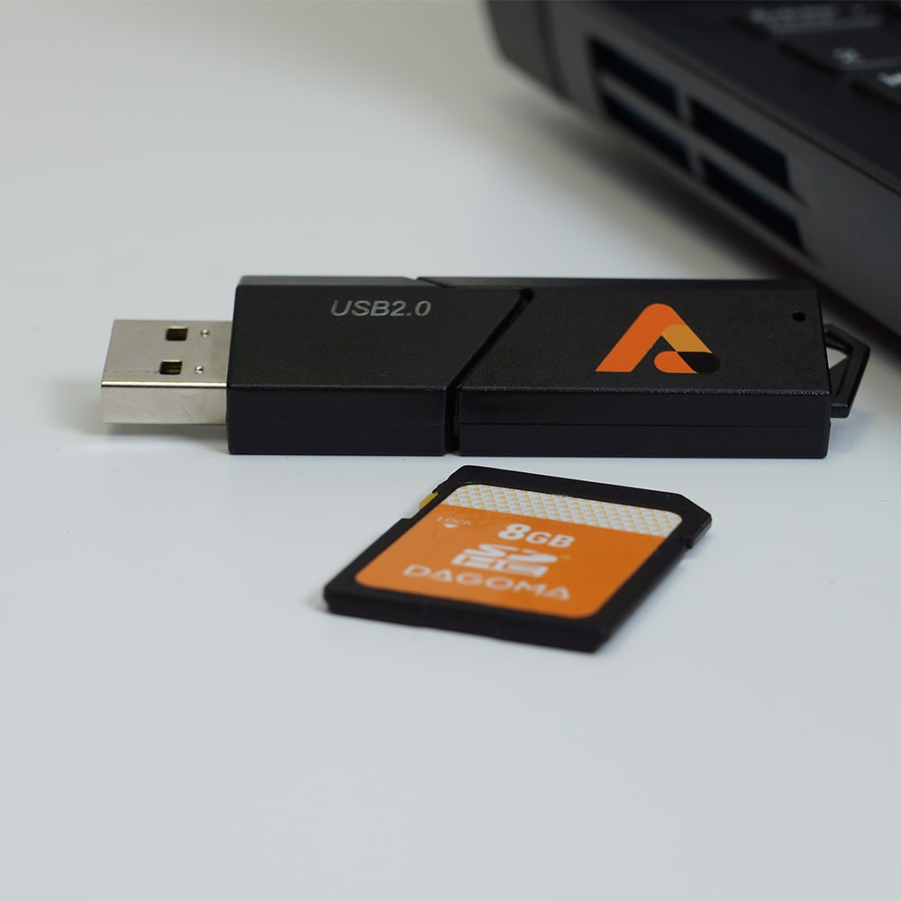Lecteur SD et carte SD 8GB